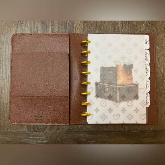 LOUIS VUITTON DESK AGENDA COVER - sold out & comes w/ disc rings and dashboards - Picture 7 of 8